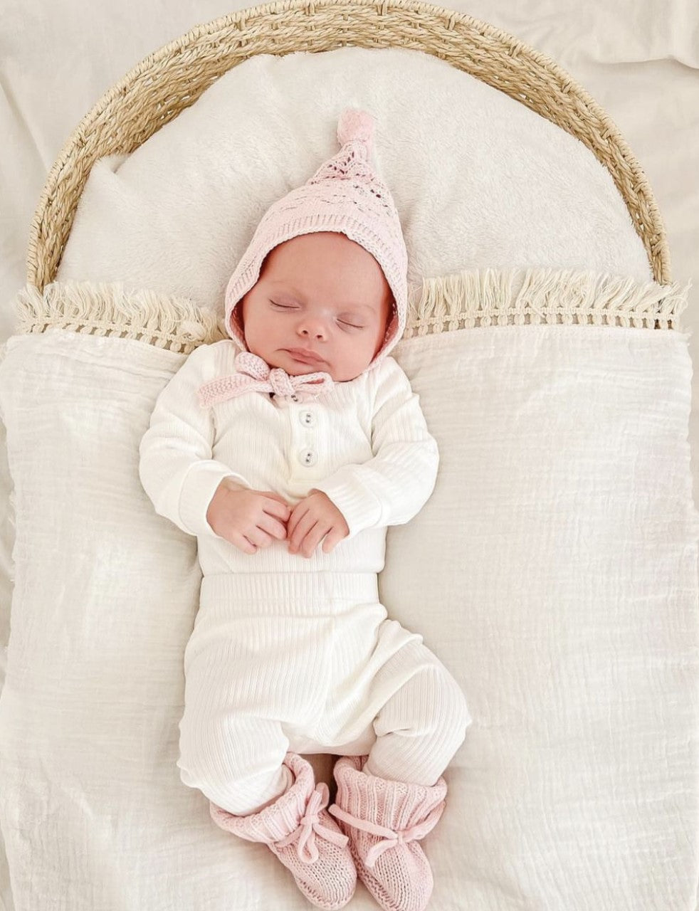 Crochet Bonnet and Booties set - Baby Pink