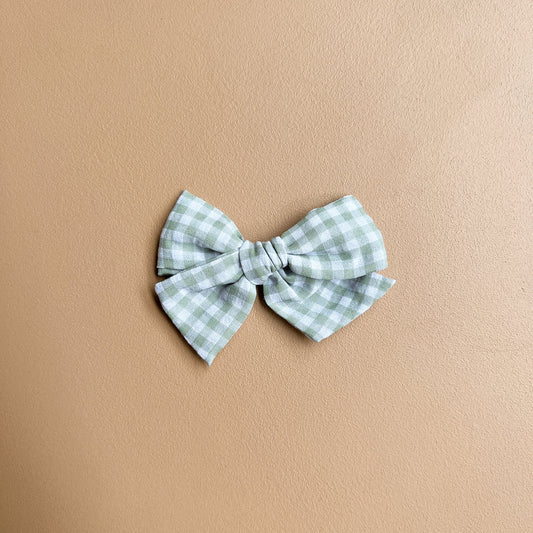 Peppermint Gingham Pinwheel Bow